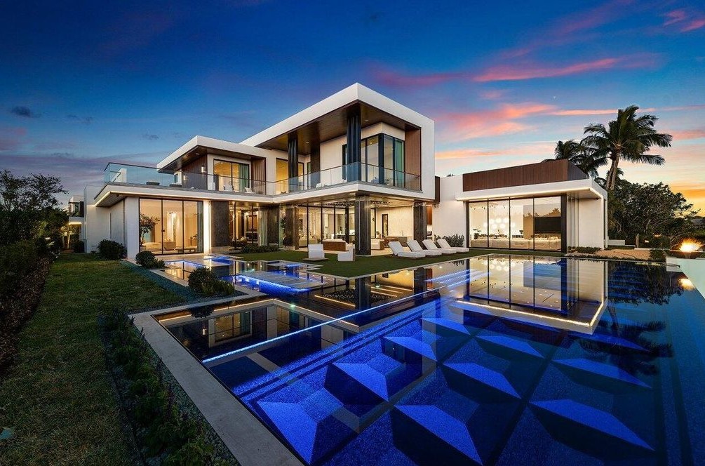 Luxury Custom Estate in Admirals Cove, Jupiter, Florida